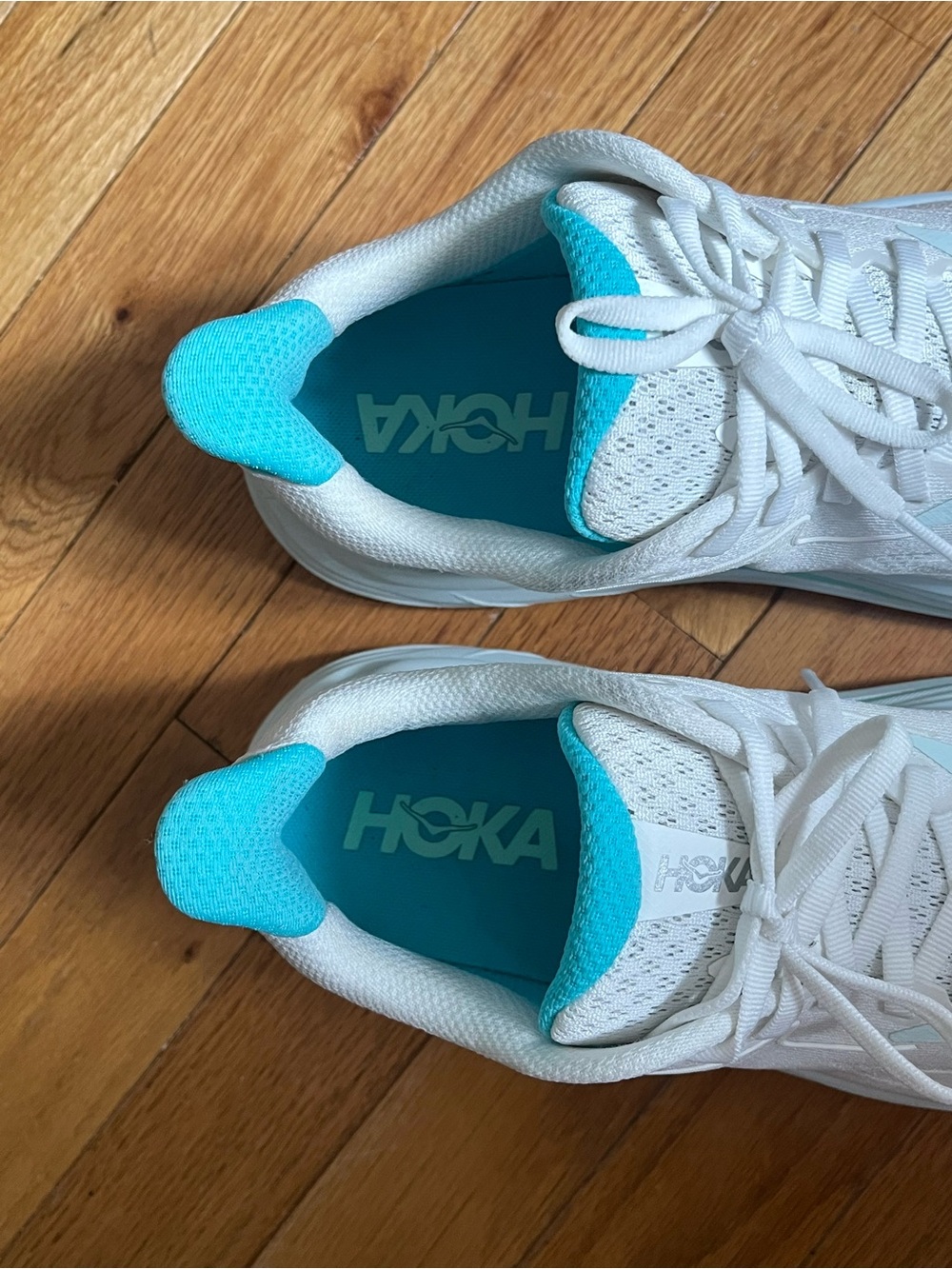Hoka One One Clifton 10 White Cielo Blue breathable jacquard knit upper Size 9 B - Picture 14 of 14
